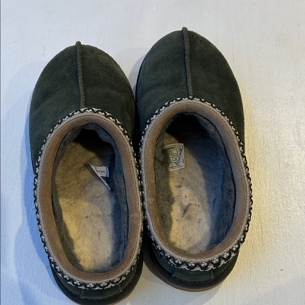UGG Kids' Slippers in Forest Green